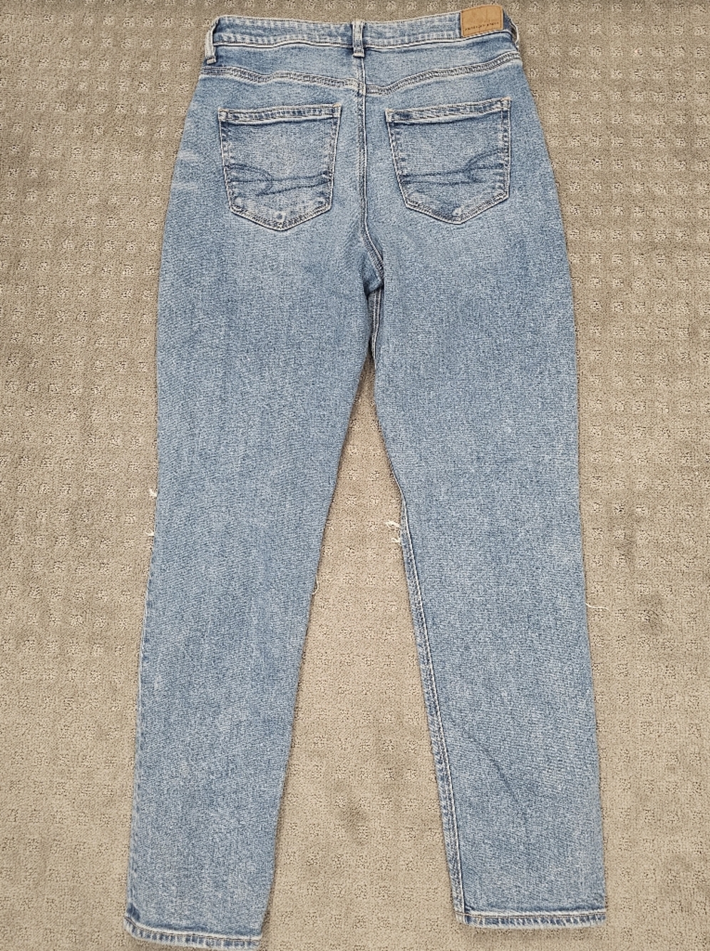 American Eagle Outfitters Strigid Women’s mom  Jeans Distressed Size 6 - Picture 2 of 7
